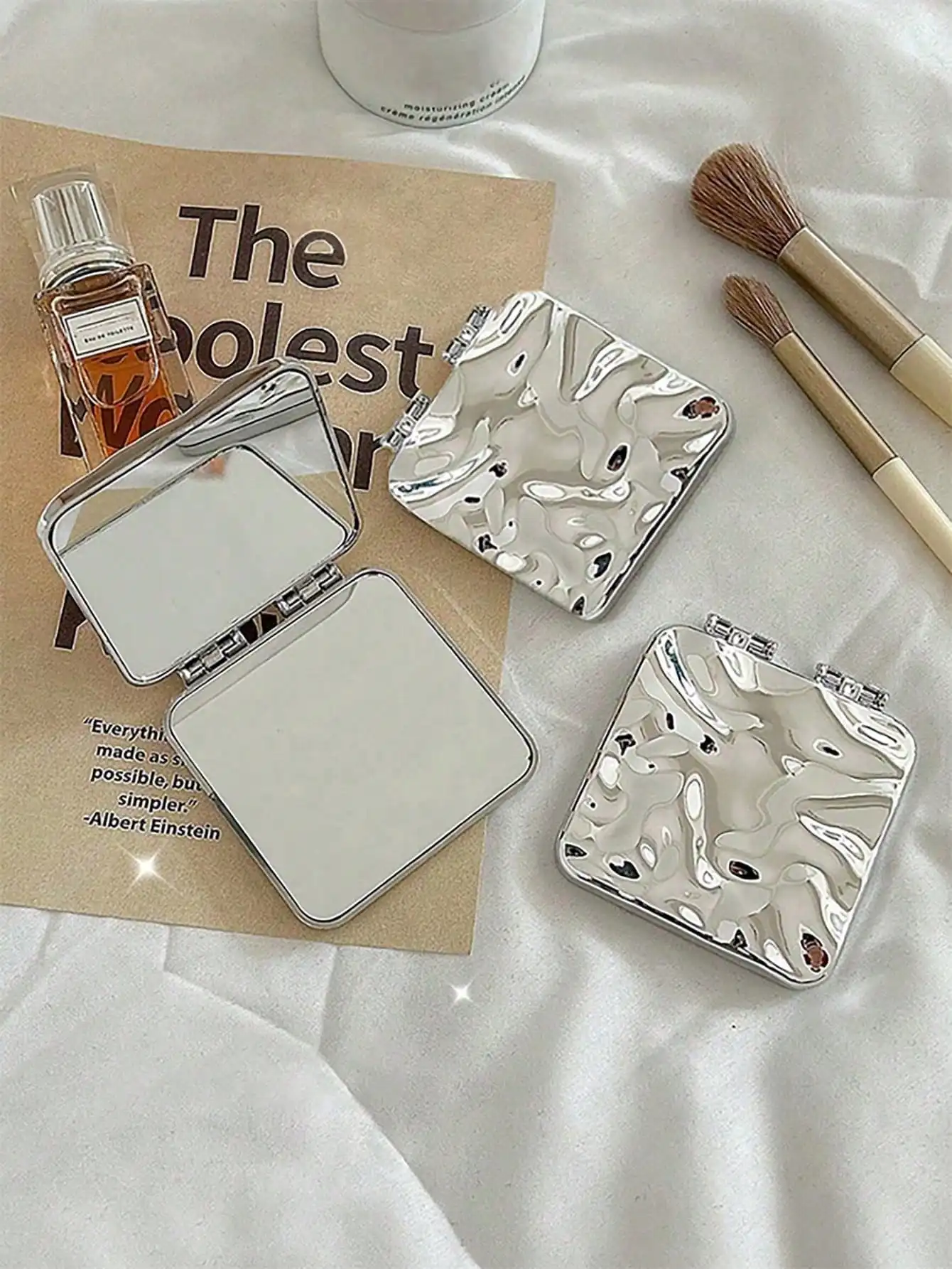 Portable Folding Makeup Mirror - Makeup Beauty Y2K Style reseña y precio