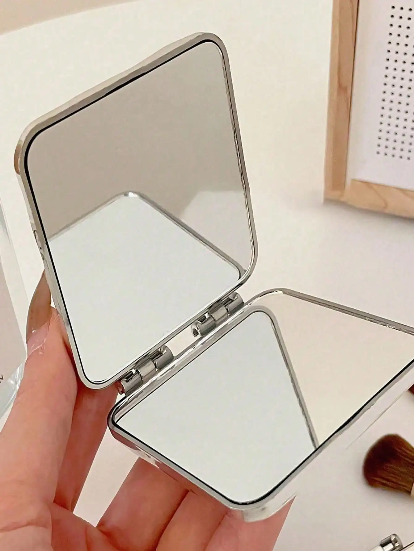 Portable Folding Makeup Mirror - Makeup Beauty Y2K Style reseña y precio