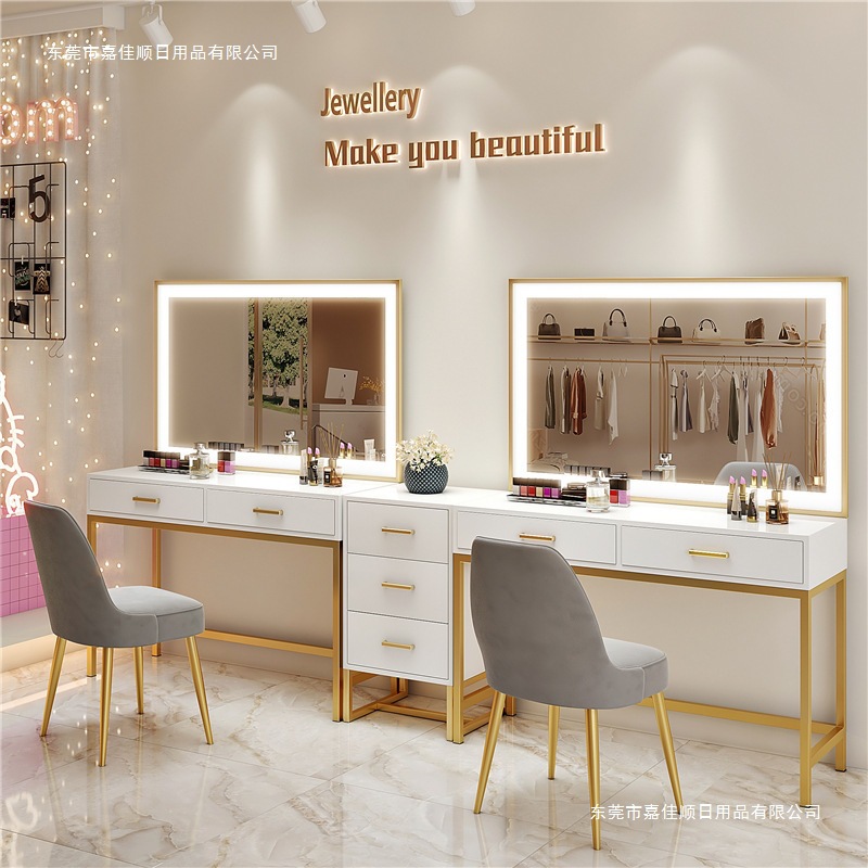 Nail art makeup artist studio  - Beauty Makeup Bridal reseña y precio